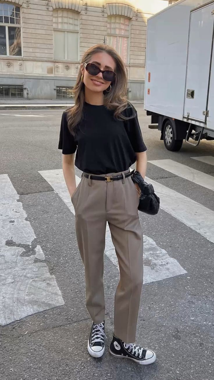 Black tee with beige Aritzia Effortless Pant